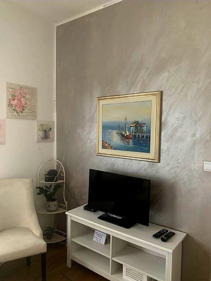 Studio Apartmant Leona With Parking Place Split Exterior foto